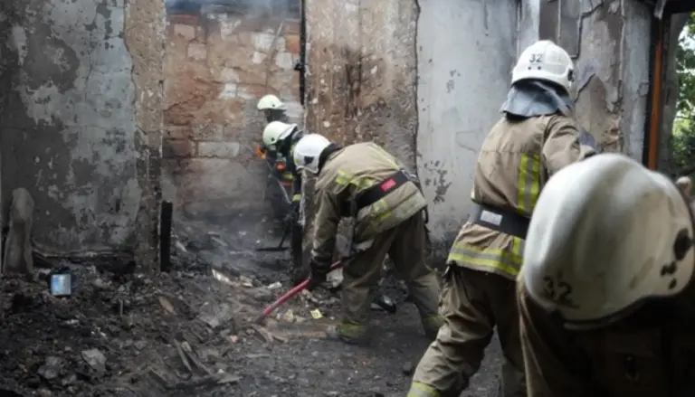 Пожежа на магістральному газопроводі та пошкоджені житлові будинки після удару РФ по Одещині 22 липня 2026 року