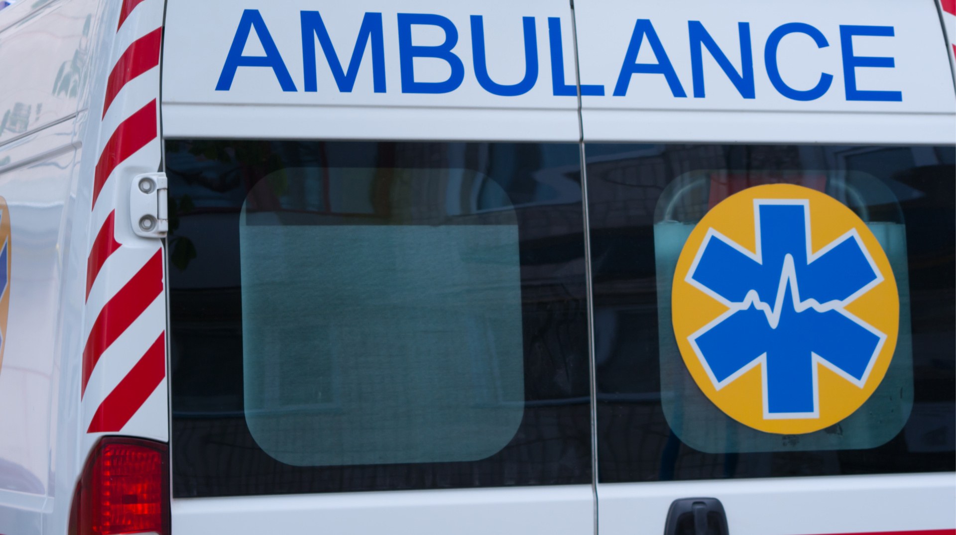 Удар по парку розваг на Одещині: двоє загиблих, під завалами шукають людей