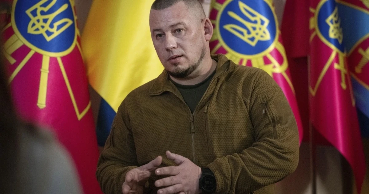 Павло Паліса під час спілкування з журналістами щодо планування операцій у напрямку Києва та Чернігова