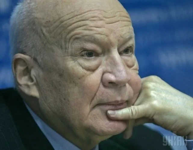 Будівля Національної академії наук України у Києві після влучання безпілотника
