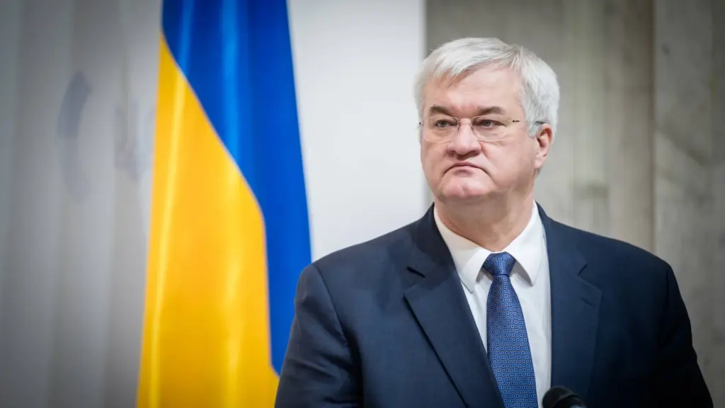 Андрій Сибіга під час публічного повідомлення щодо удару по Харківській ТЕЦ-5