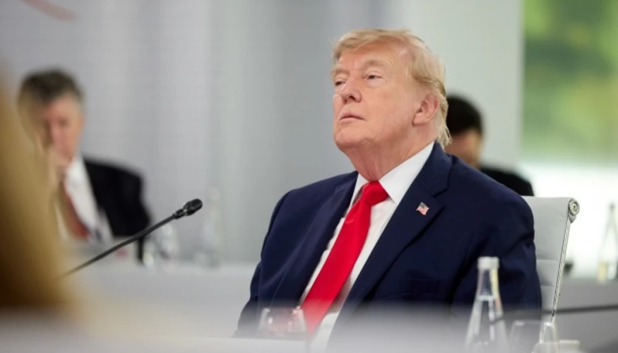 Президент США Дональд Трамп виступає на мітингу в Кларксвіллі, штат Теннессі
